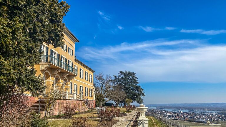 Schloss Johannisberg im Rheingau gilt als eines der ältesten Riesling-Weingüter weltweit. 