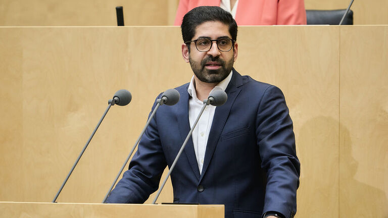 Wirtschaftsminister Kaweh Mansoori im Bundesrat