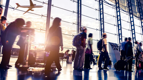 Passagiere am Flughafen Passagiere am Flughafen