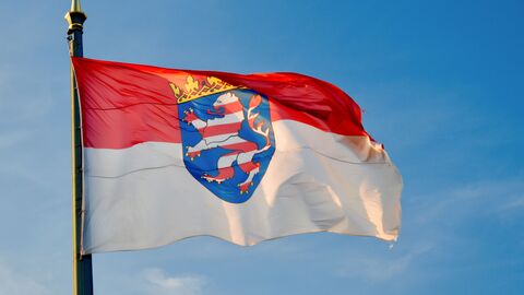 Hessen-Flagge Hessen-Flagge weht im Wind