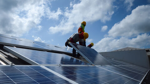 Solaranlage auf einem Hausdach Solaranlage auf einem Hausdach