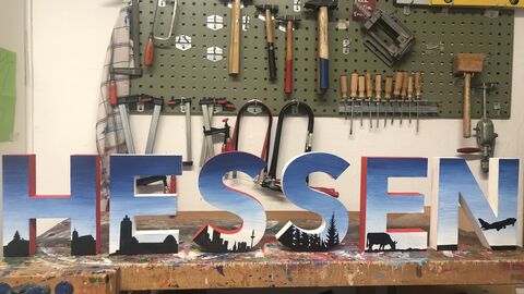 Kleine Hessen-Buchstaben des Kinder- und Jugendhauses Waldkolonie in Darmstadt Kleine Hessen-Buchstaben des Kinder- und Jugendhauses Waldkolonie in Darmstadt