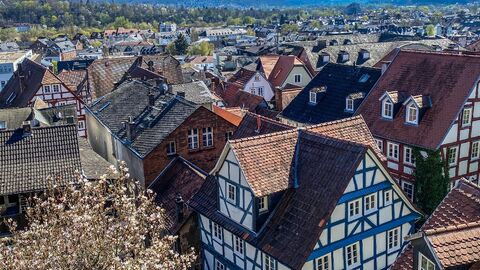Ein Blick über Marburg. Die Universitätsstadt feiert in diesem Jahr ihr 800-jähriges Jubiläum. Ein Blick über Marburg. Die Universitätsstadt feiert in diesem Jahr ihr 800-jähriges Jubiläum.