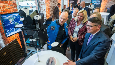 Ministerpräsident Boris Rhein besucht die "Hessen in Space"-Konferenz in Frankfurt Ministerpräsident Boris Rhein besucht die "Hessen in Space"-Konferenz in Frankfurt