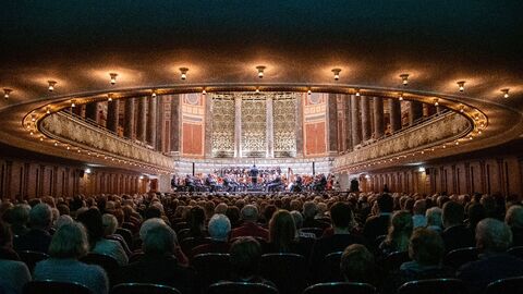 Beim Weihnachtskonzert des Ministerpräsidenten im Kurhaus in Wiesbaden. Beim Weihnachtskonzert des Ministerpräsidenten im Kurhaus in Wiesbaden.