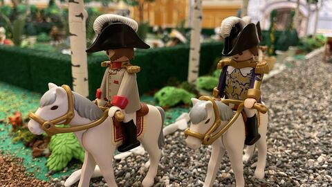 Die PLAYMOBIL-Ausstellung 175 Jahre Paulskirche in Hanau  Die PLAYMOBIL-Ausstellung 175 Jahre Paulskirche in Hanau