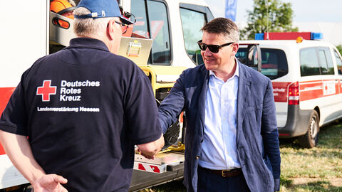 Ministerpräsident Boris Rhein zu Besuch auf dem Platz der Hilfsorganisationen auf dem Hessentag 2023 Ministerpräsident Boris Rhein zu Besuch auf dem Platz der Hilfsorganisationen auf dem Hessentag 2023