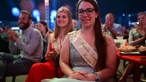 Beim Landfrauentag waren auch gekrönte Hoheiten zugegen. Beim Landfrauentag waren auch gekrönte Hoheiten zugegen.