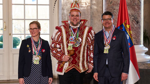 Ministerpräsident Boris Rhein und seine Frau Tanja Raab-Rhein empfangen im Schloss Biebrich Prinz Manuel 56. von der Narrenzunft Mittelkalbach 1990 e.V.; Manuel Möller  Ministerpräsident Boris Rhein und seine Frau Tanja Raab-Rhein empfangen im Schloss Biebrich Prinz Manuel 56. von der Narrenzunft Mittelkalbach 1990 e.V.; Manuel Möller