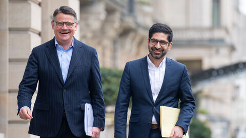 Ministerpräsident Boris Rhein und der stellvertretende Ministerpräsident, Wirtschaftsminister Kaweh Mansoori Ministerpräsident Boris Rhein und der stellvertretende Ministerpräsident, Wirtschaftsminister Kaweh Mansoori