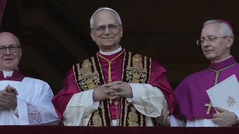 Papst Leo XIV. Auf dem Bild steht der neu gewählte Papst Leo XIV.