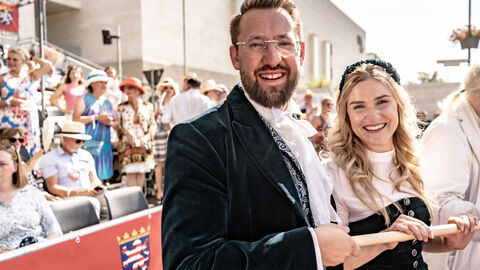 Das Hessentagspaar der Stadt Fulda freut sich auf den Hessentag 2026. Das Hessentagspaar der Stadt Fulda freut sich auf den Hessentag 2026.