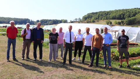 Der Chef der Staatskanzlei, Staatsminister Axel Wintermeyer, besucht das Kompetenzzentrum Hof Tolle. Der Chef der Staatskanzlei, Staatsminister Axel Wintermeyer, besucht das Kompetenzzentrum Hof Tolle.