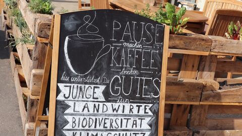 Staatsminister Axel Wintermeyer besucht das Kompetenzzentrum Hof Knolle Staatsminister Axel Wintermeyer besucht das Kompetenzzentrum Hof Knolle
