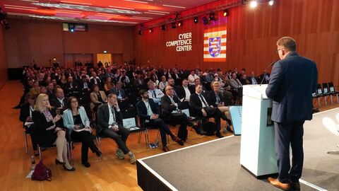 CYBERSICHERHEITSGIPFEL HESSEN 2022 eröffnet Staatssekretär Stefan Sauer eröffnet CYBERSICHERHEITSGIPFEL HESSEN 2022