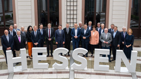 Gruppenfoto zum Versorgungsgipfel Gruppenfoto zum Versorgungsgipfel