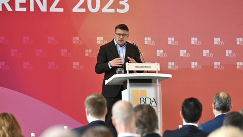 Ministerpräsident Rhein bei der Geschäftsführerkonferenz der Bundesvereinigung der Deutschen Arbeitgeberverbände