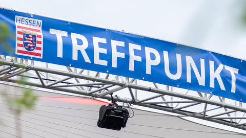 Treffpunkt Hessen Banner mit Hessenwappen und der Aufschrift "Treffpunkt"